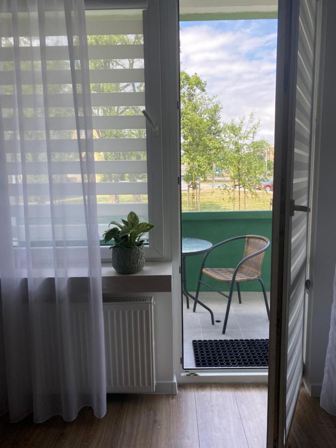 Nowoczesny Apartament W Dzierzoniowie - Parter - Balkon - Pokoj + Sypialnia Exterior foto
