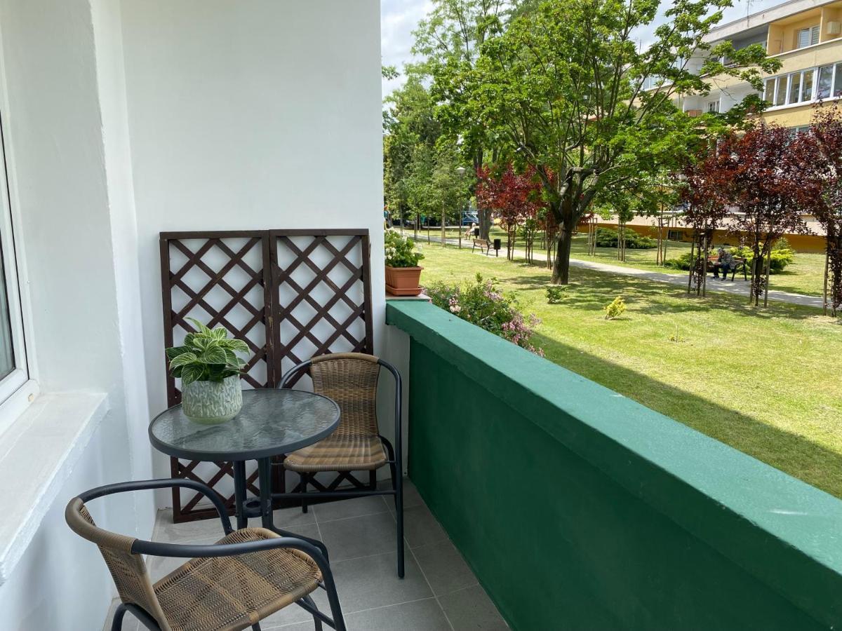 Nowoczesny Apartament W Dzierzoniowie - Parter - Balkon - Pokoj + Sypialnia Exterior foto